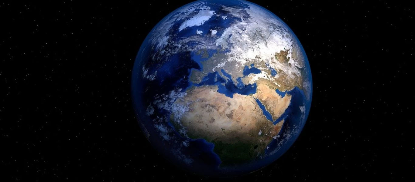 Οπαδός της «επίπεδης Γης» την «πάτησε»...Aπέδειξε σε πείραμα ότι η Γη είναι σφαιρική